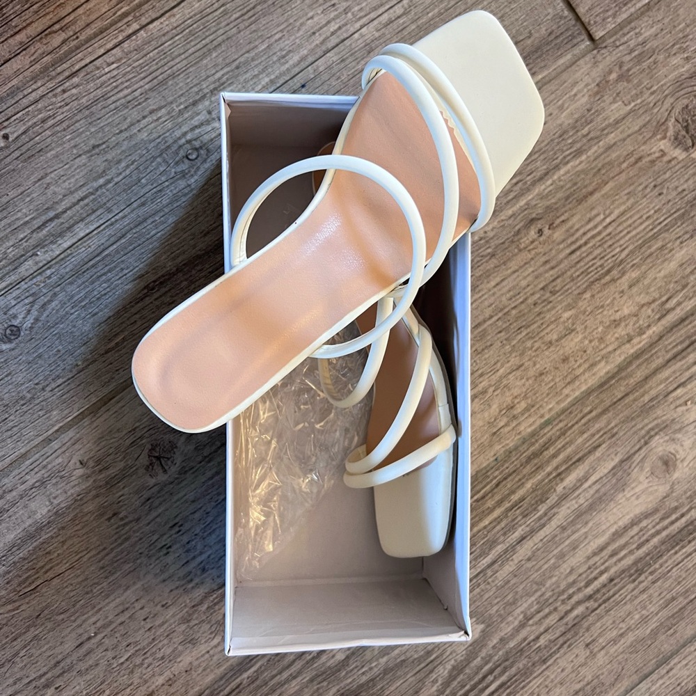 Elegant White Strappy Women's Sandals